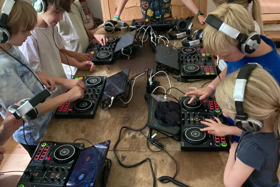 DJ workshop kinderfeestje - DJworkshops.nl